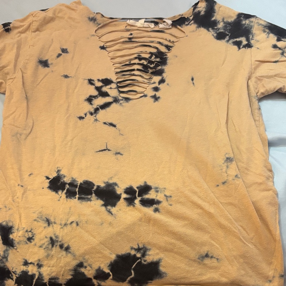 Gilded Intent Black and Tan Tie-Dye Cutout Tee